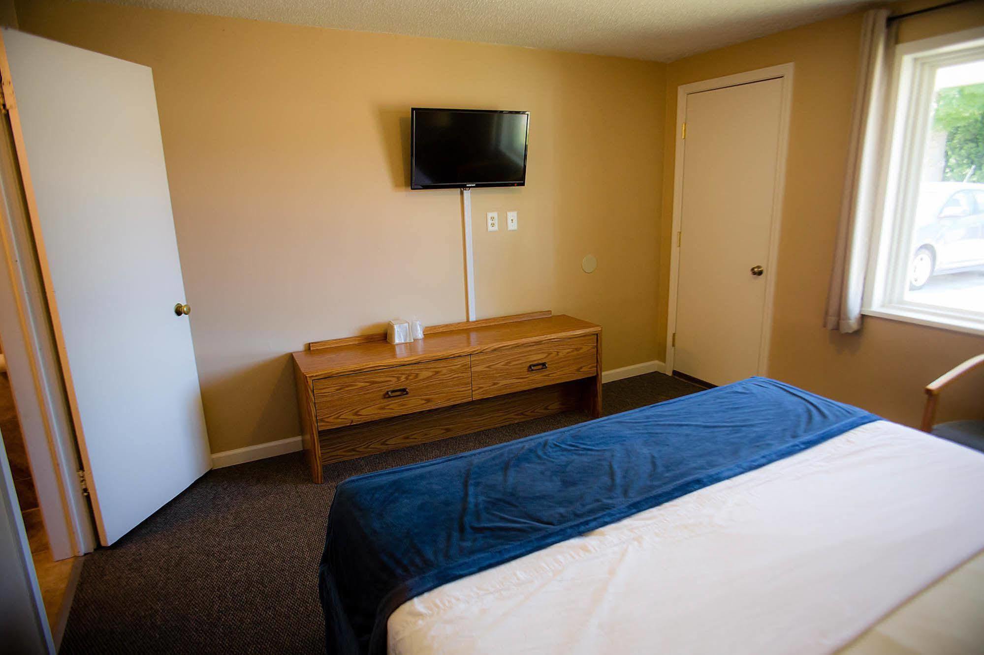 Steelhead Inn Erie Bagian luar foto