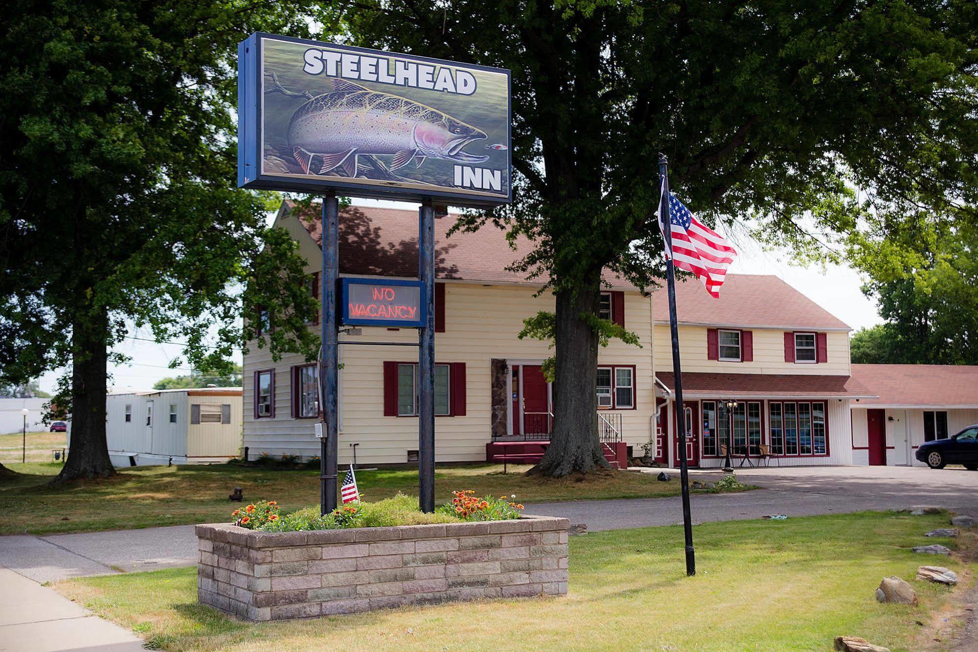 Steelhead Inn Erie Bagian luar foto